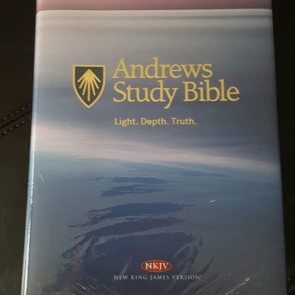 A Study Bible - NKIV Version - Picture 1 of 2